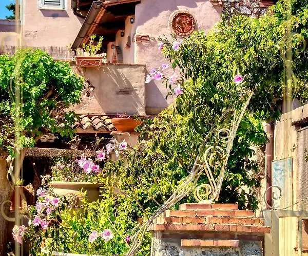 La Torretta Bed & Breakfast 4*